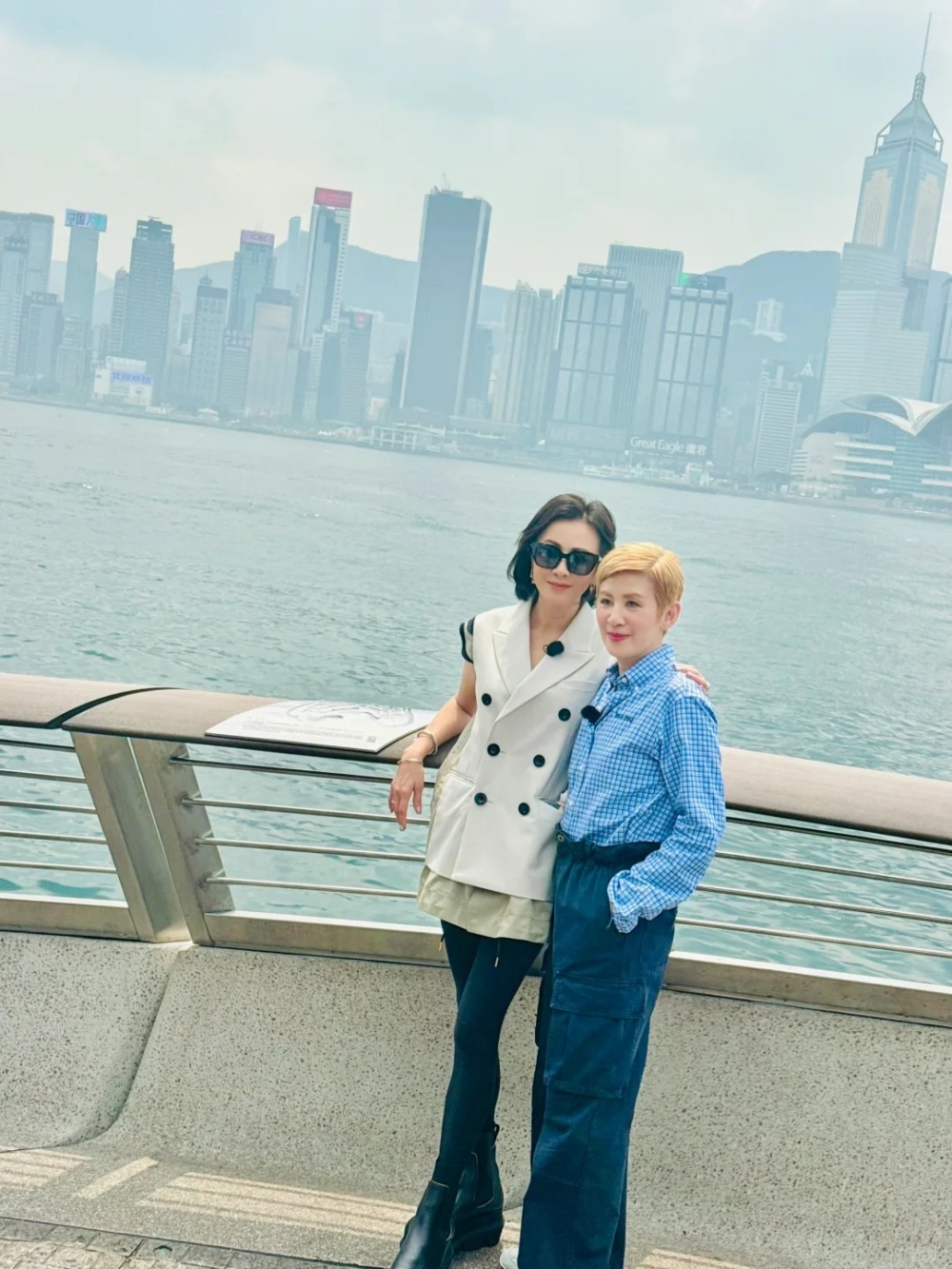 有不少網友拍下當天的現場照上傳到網上！