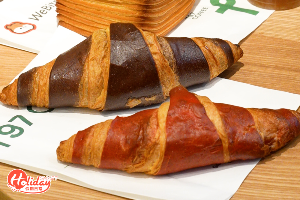 紅莓和朱古力牛角包甜度爆登。