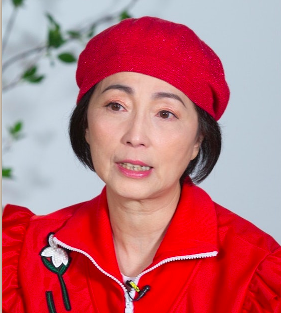 甚至有人指楊茜堯撞樣現年60歲的苑瓊丹