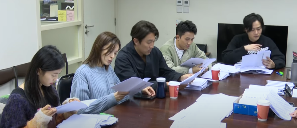 訪問中Ali更透露此造型是源於自己將在劇中飾演自己的17歲
