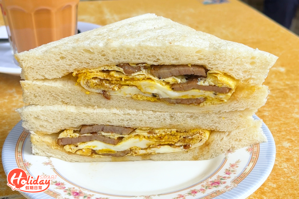 另一樣招牌鮮牛肉蛋治，滑蛋與牛肉份量亦毫不吝嗇。