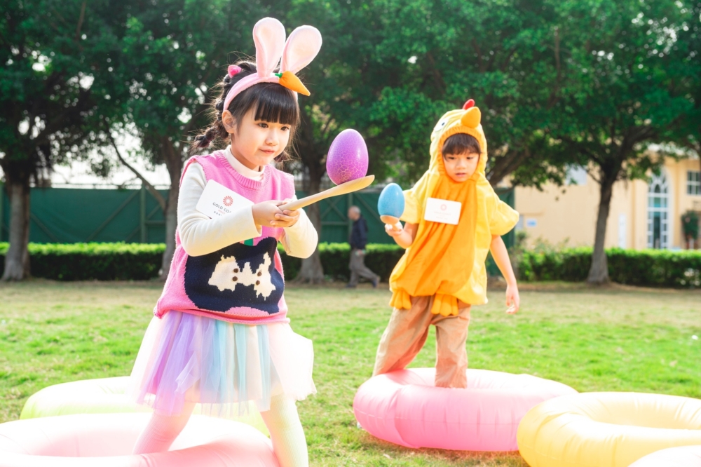 「滾彩蛋」障礙賽。