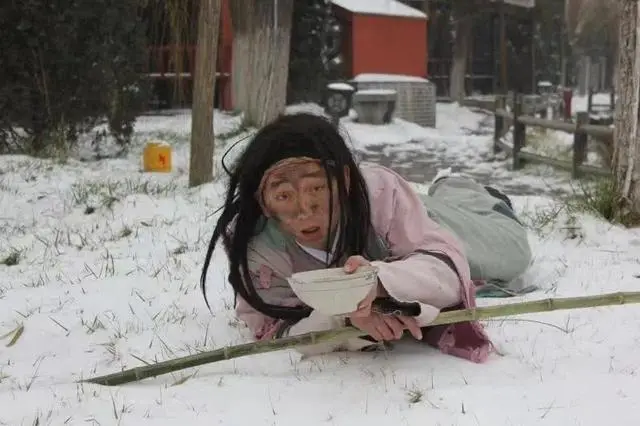 據知他每個月可以收入大約1萬人民幣（約$1.1萬港元）。