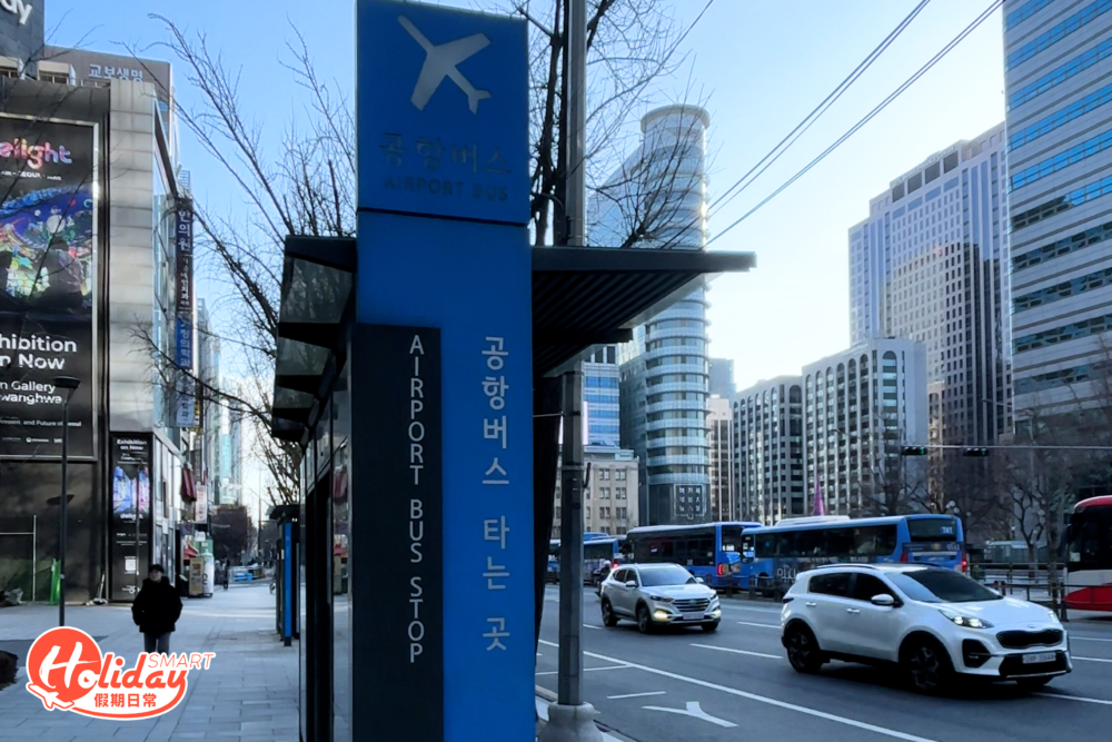 酒店大門對出就是機場直通巴士。