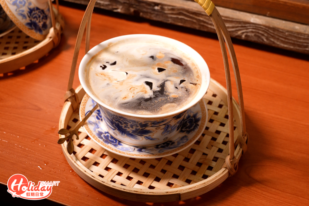 羅漢果美式中和了咖啡的苦澀感，入口順滑。