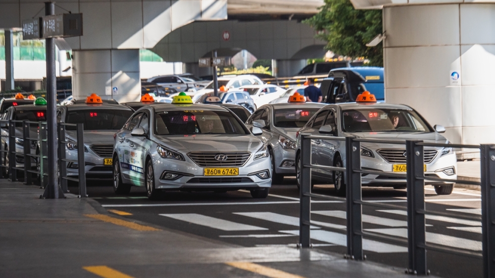 行李多及趕時間，選擇的士更方便！