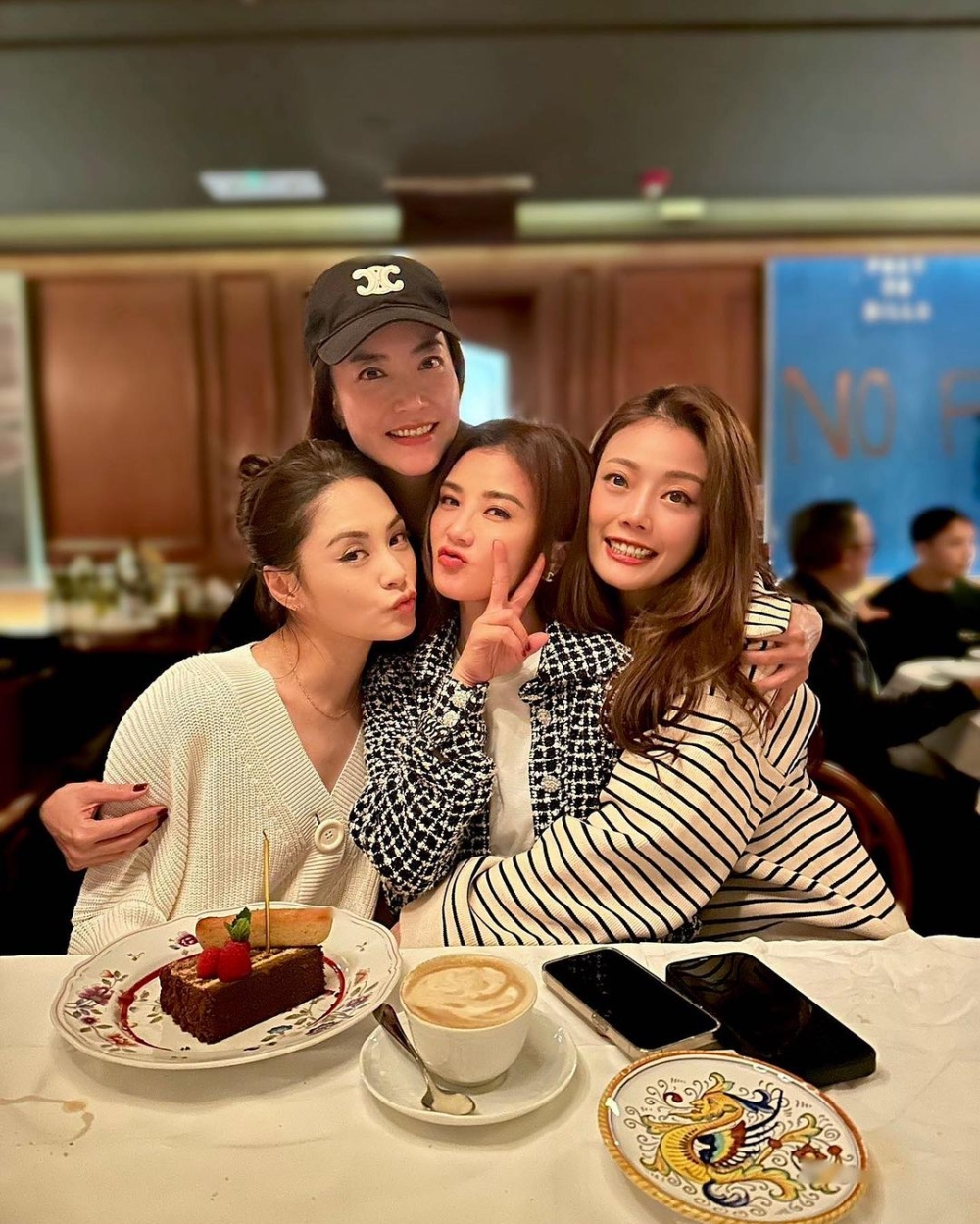 有網友在留言中Tag霍汶希，希望她可以多加留意藝人安全問題