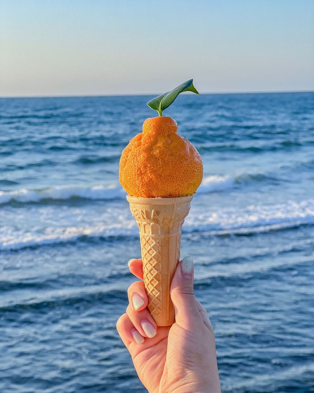 高度仿真濟州名產漢拏峰橘子造型的雪糕！