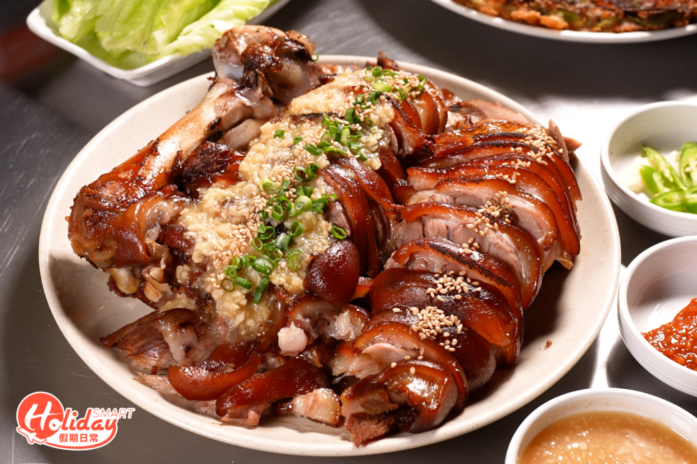 推薦韓式豬腳，口感爽滑彈牙。