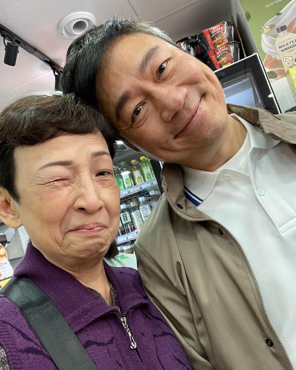 消息公佈後不少網民都有紛紛留言祝福，而其後波姐現身宣傳活動時就有接受傳媒訪問