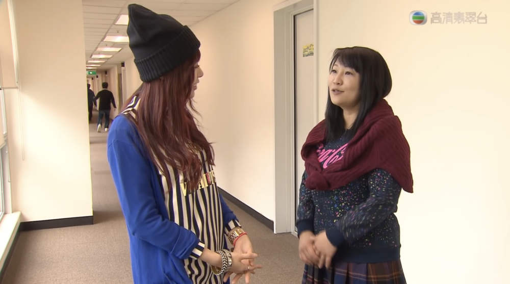 原來TVB早就找到為廣告配音的配音員曾佩儀解答有關這個廣告的問題。