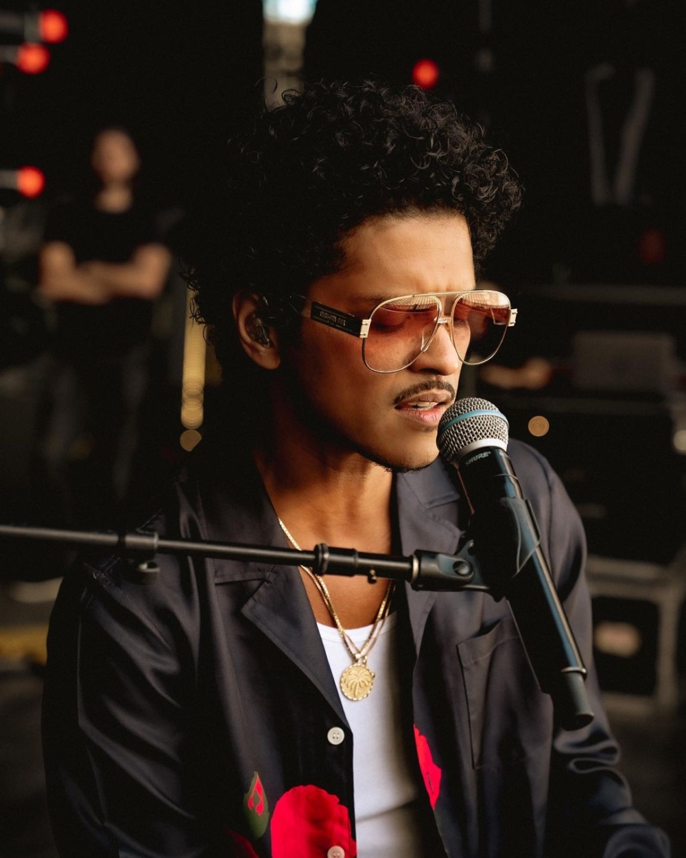 Bruno Mars以前受訪時就曾說過他從19歲起就是賭場常客,成名前都是靠賭博賺來的用作交租。