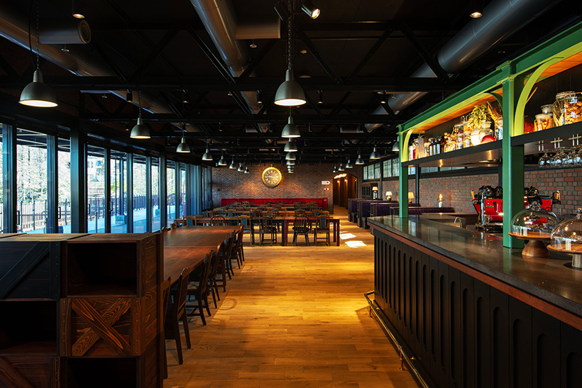 位於魔女之谷入口處鄰近的餐廳,除了售賣歐式菜餚及甜品之外,仲有一系列魔女之谷限定的神秘菜單~