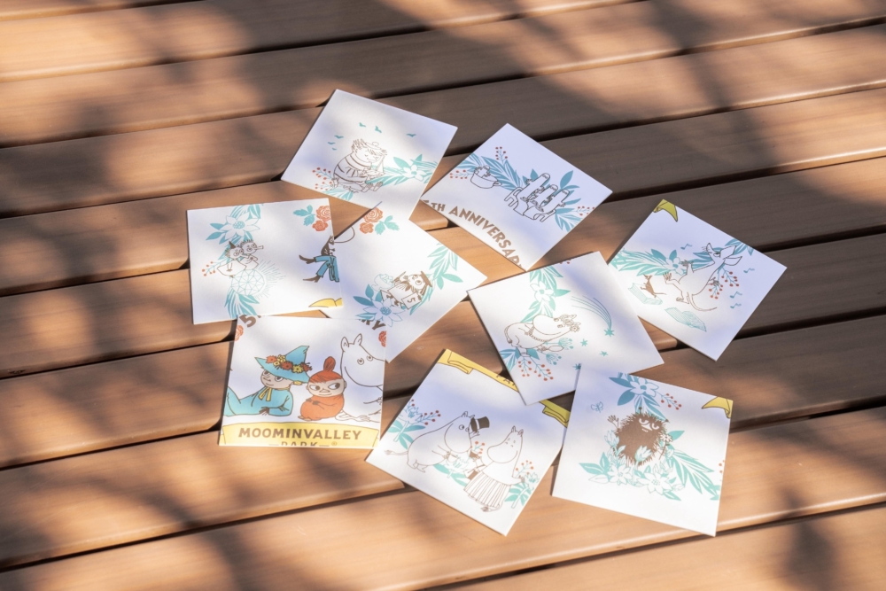 活動期間在園內的9間店舖購買商品或享用美食，買滿指定金額，即可歡迎一張杯墊～