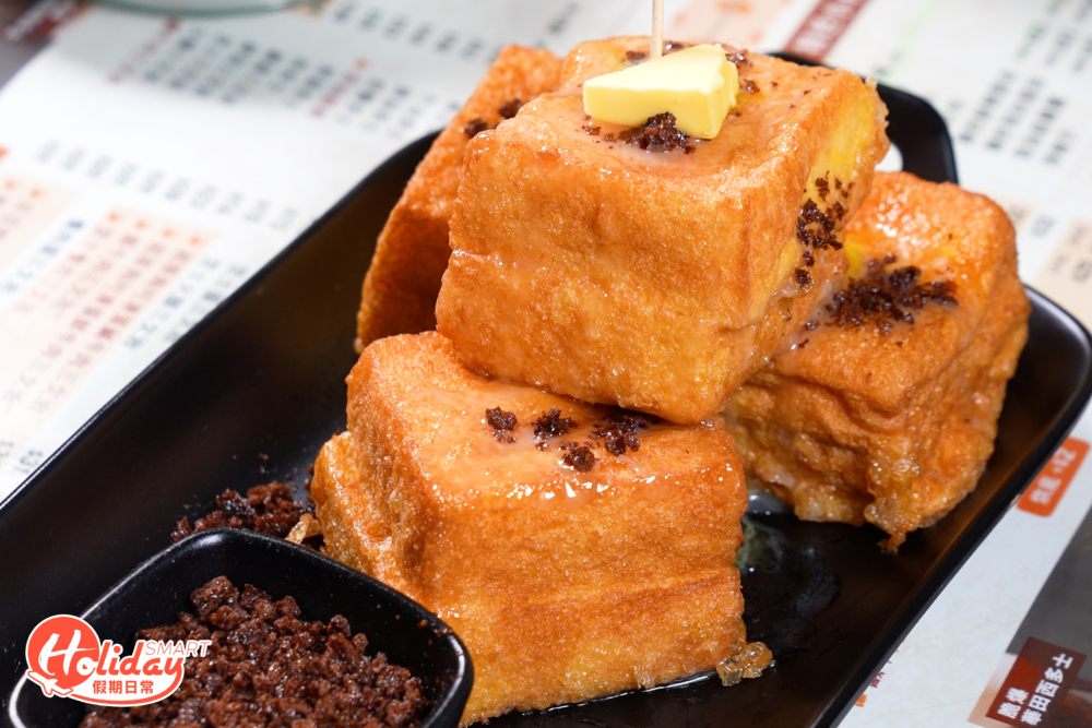 正正方方的阿華田西多士，賣相有如骰子。