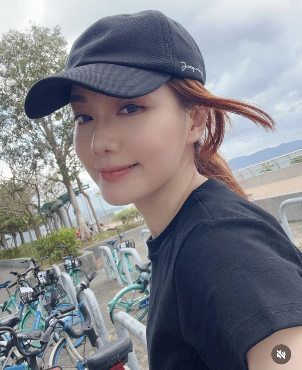 雖然馬明未有陪伴在側，但照片依然引人注目