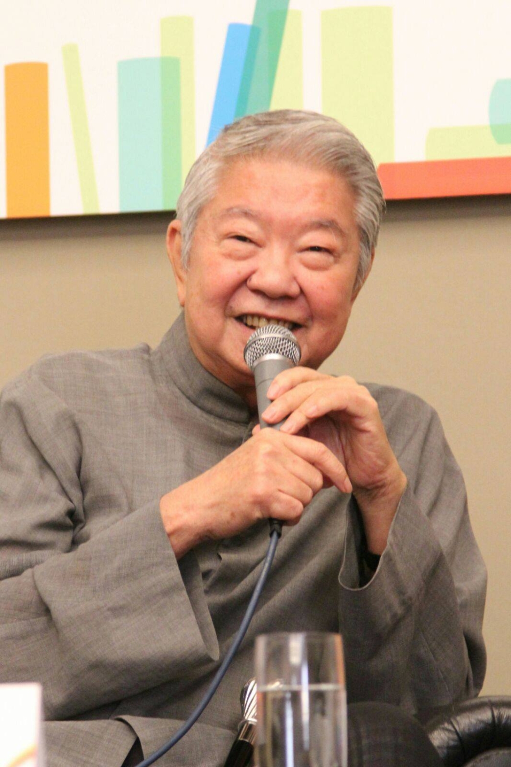 蔡瀾去年因救愛妻不小心跌倒令股頸骨摔碎,其後其太太亦在跌倒不久後離世