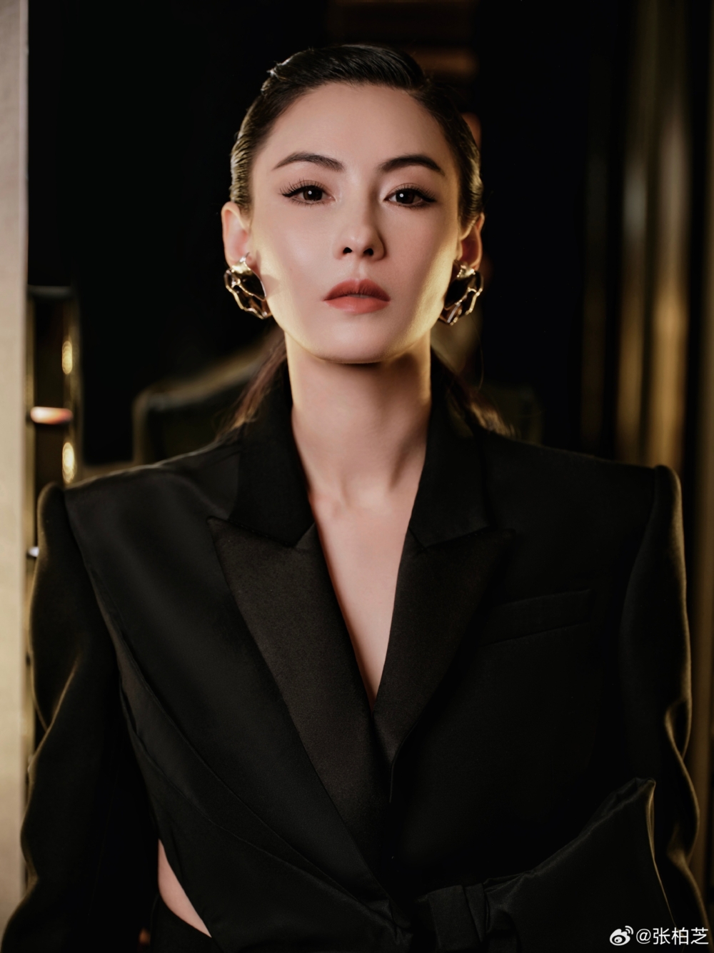 張柏芝平時經常分享生活照、工作照、影片，但近來更新的頻率變低，自2013年12月27日後已沒有再上傳任何影片、照片