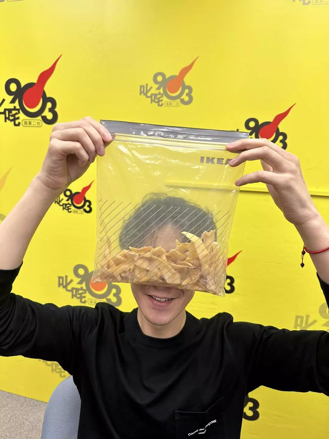 余德早前就因泰國手信派20塊芒果乾激嬲Do姐,被封「地獄手信王」