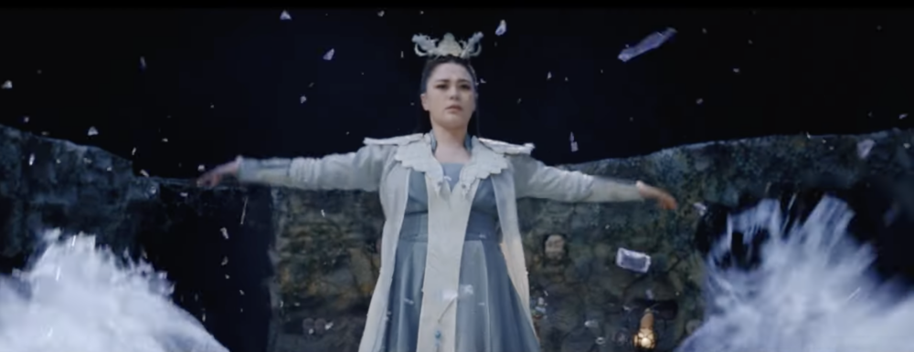 近年修身成功的阿嬌重回顏值巔峰,在電影中她也有很多「神女」造型