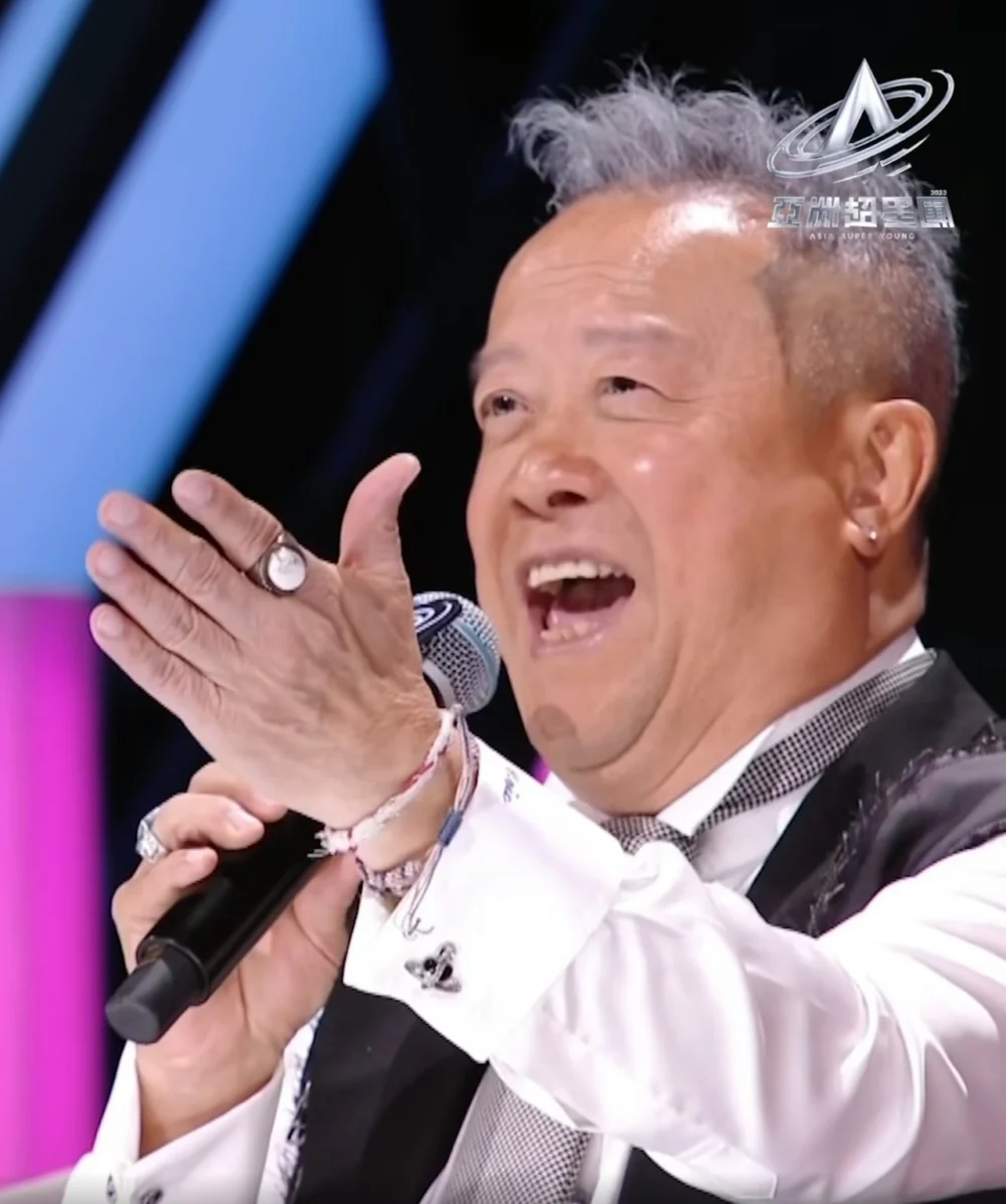 近日就有網友於杭州野生捕獲曾志偉