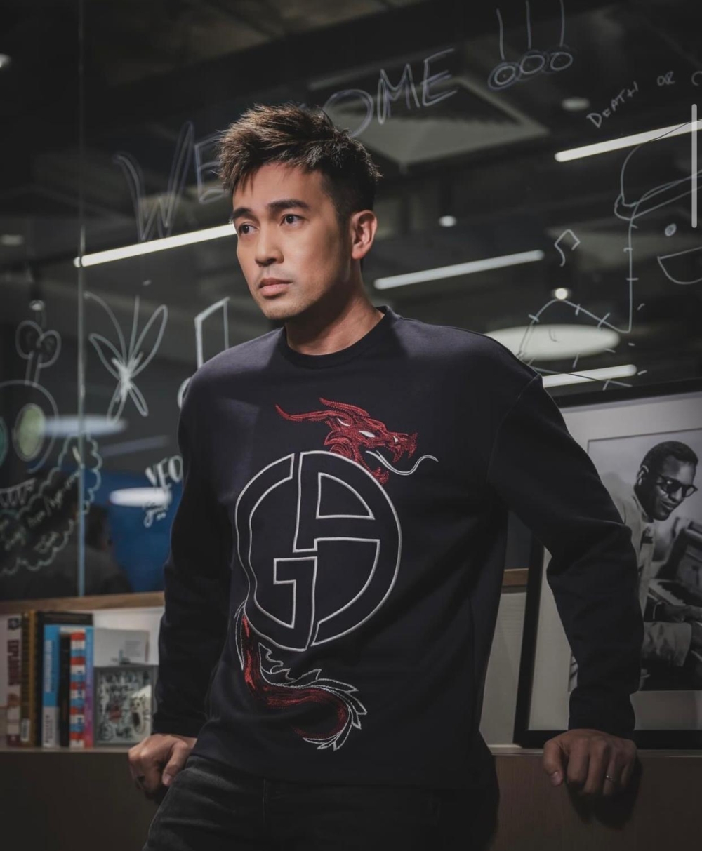 Tim於2018年正值樓市高位以2,035萬元一手買入單位，其後以200萬元買入一個車位，合共約2,235萬元