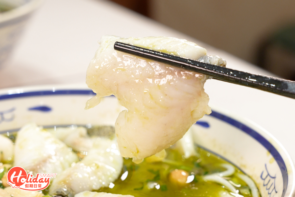 嫌吃魚要去骨太麻煩的話,一定要點酸菜海鱸魚,每口啖啖肉,基本上沒有碎骨。