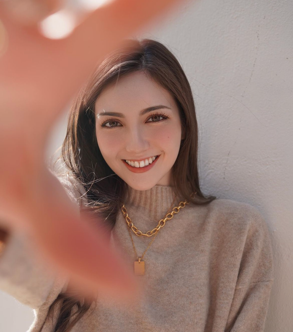 麥嘉欣是一位中葡混血兒，擁有7個國家的血統