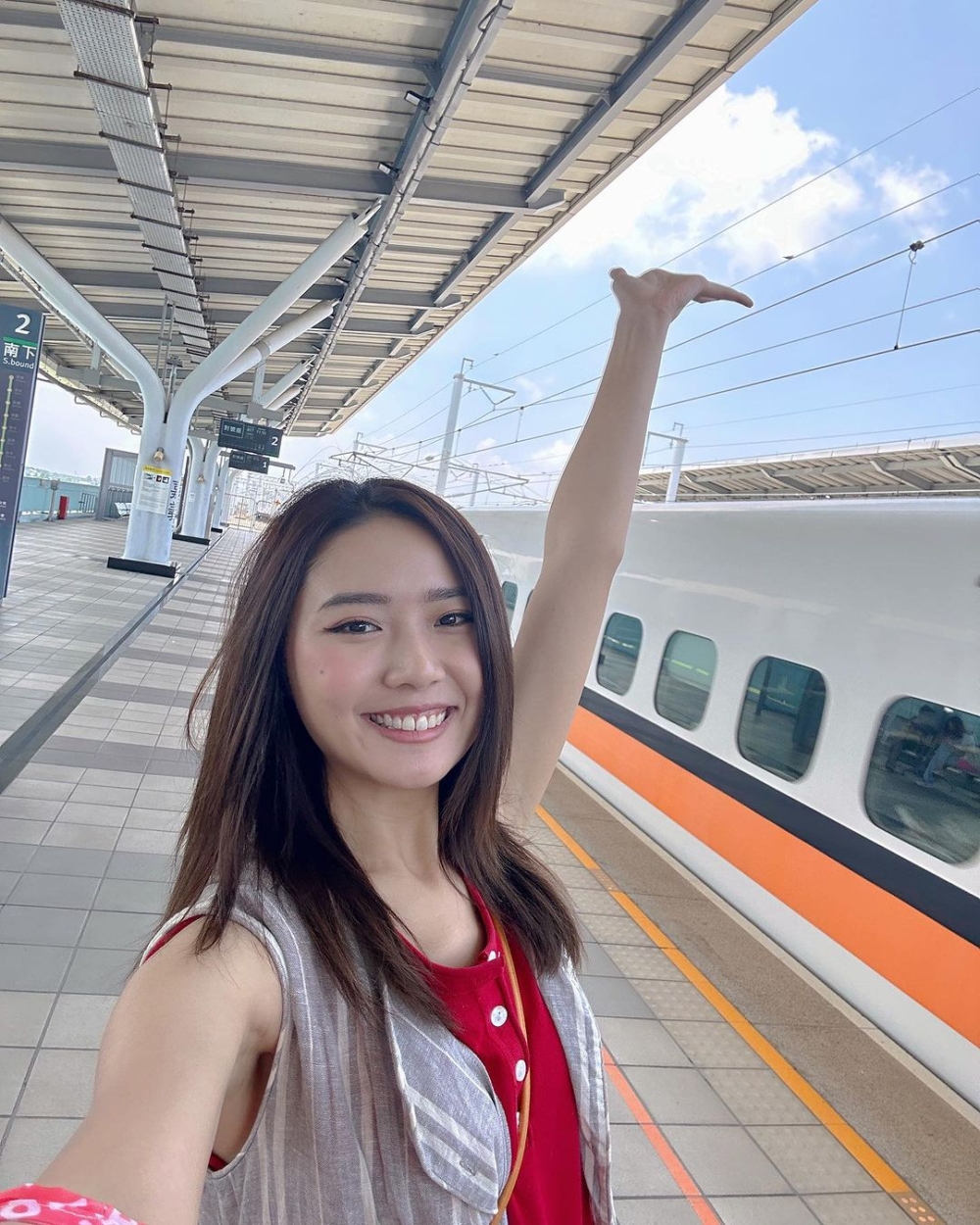 更有網友忽然借機抽擊戴祖儀面大