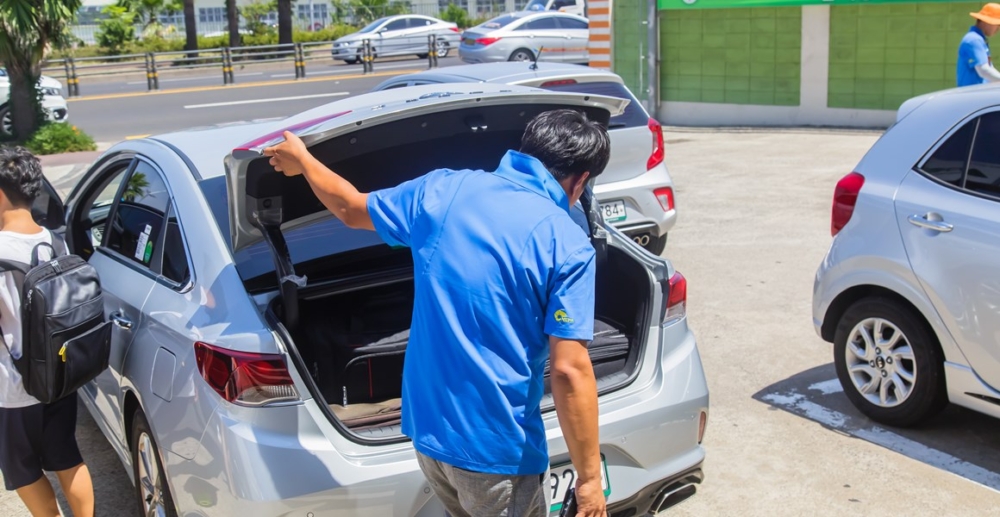 取車時建議拍下車子不同角度的照片，以免還車時發生糾紛。