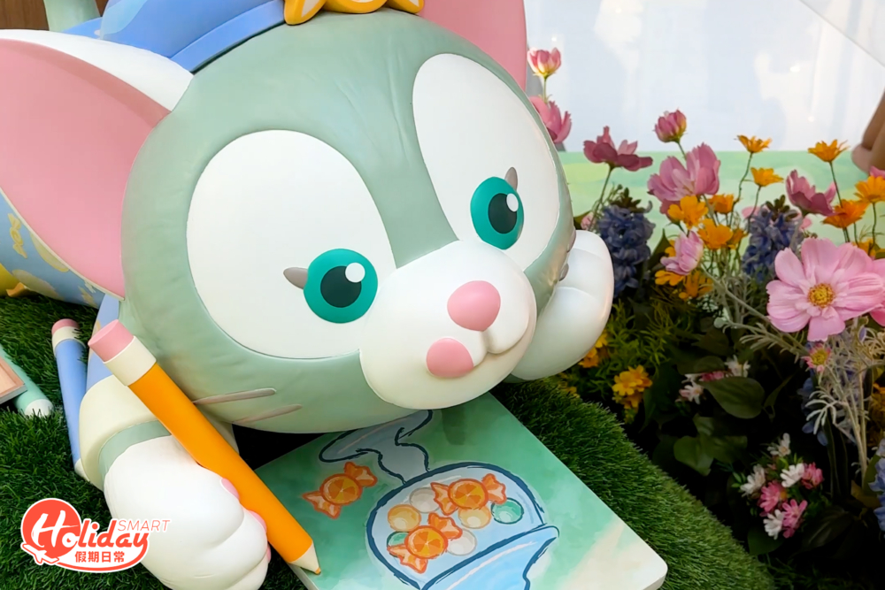 正在畫畫的Gelatoni表情超搞鬼。