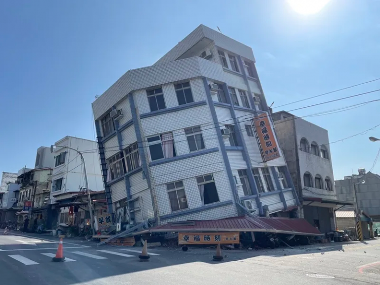 而當時一眾網友都反駁道:「你給我閉嘴!」