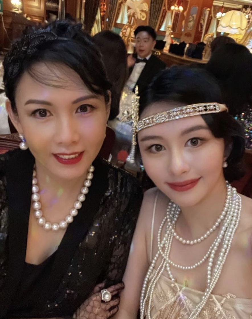 沈月獲讚遺傳媽媽邱淑貞嘅美貌