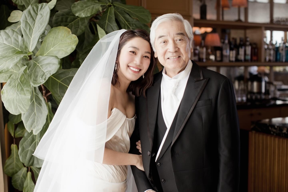 姜麗文與爸爸秦沛感情要好