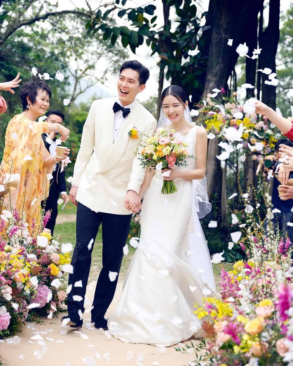 二人一連搞足3場「勁甜麥」婚禮，場場話題度十足！