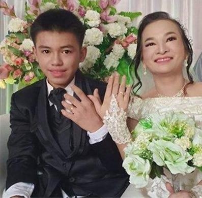 婚後僅數月,這對夫妻就傳出分居,據閨密指出,Mariana和Kevin經常吵架,兒子甚至已經提出了4次離婚要求。