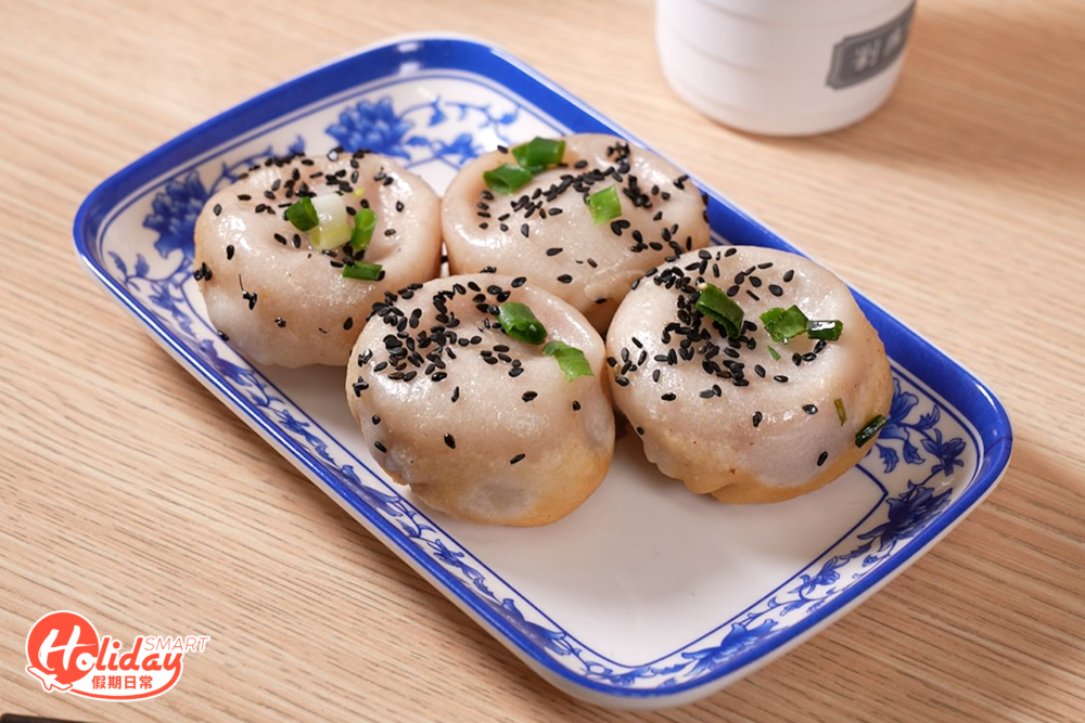 必食招牌生煎包，外皮搓得夠薄。