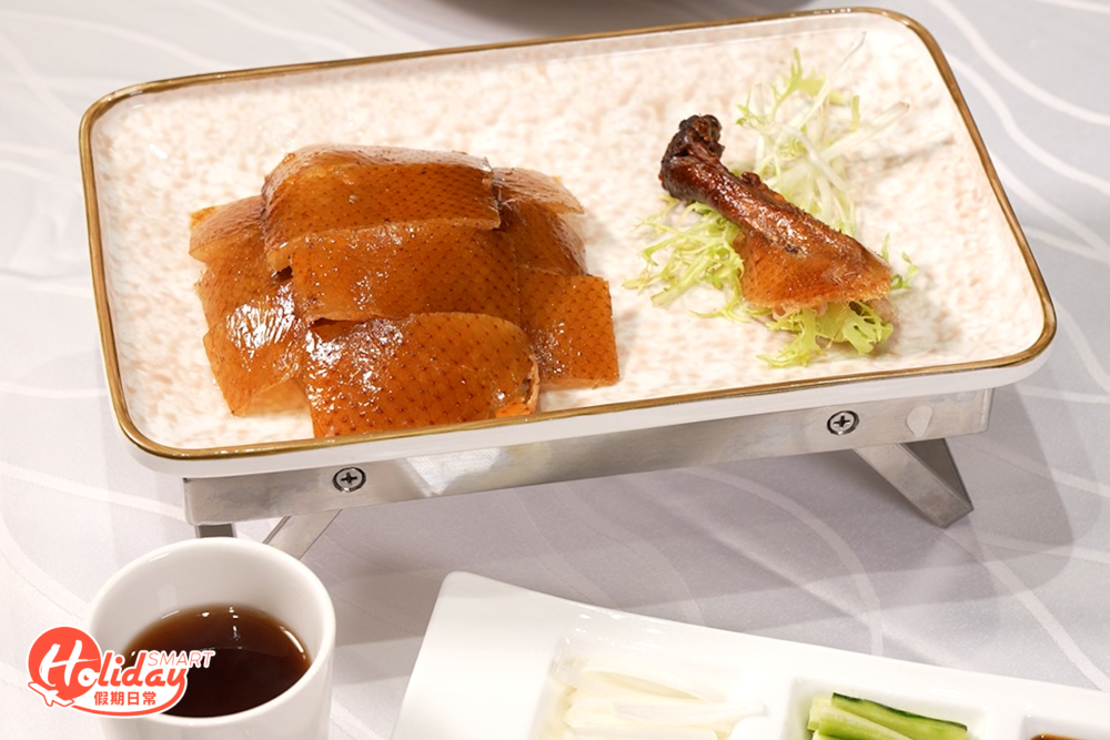 香酥烤鴨外皮炸得香脆。