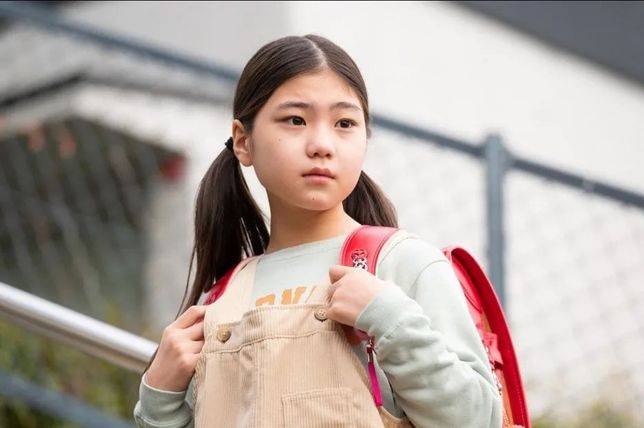 來電的聽眾叫「萱萱」,只有9歲,而她告白的對象則是12歲的師兄「明睿Jeff」