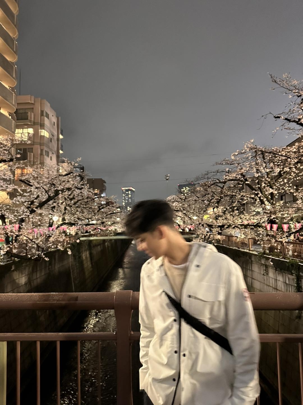 余德丞早前前往日本東京旅遊賞櫻花