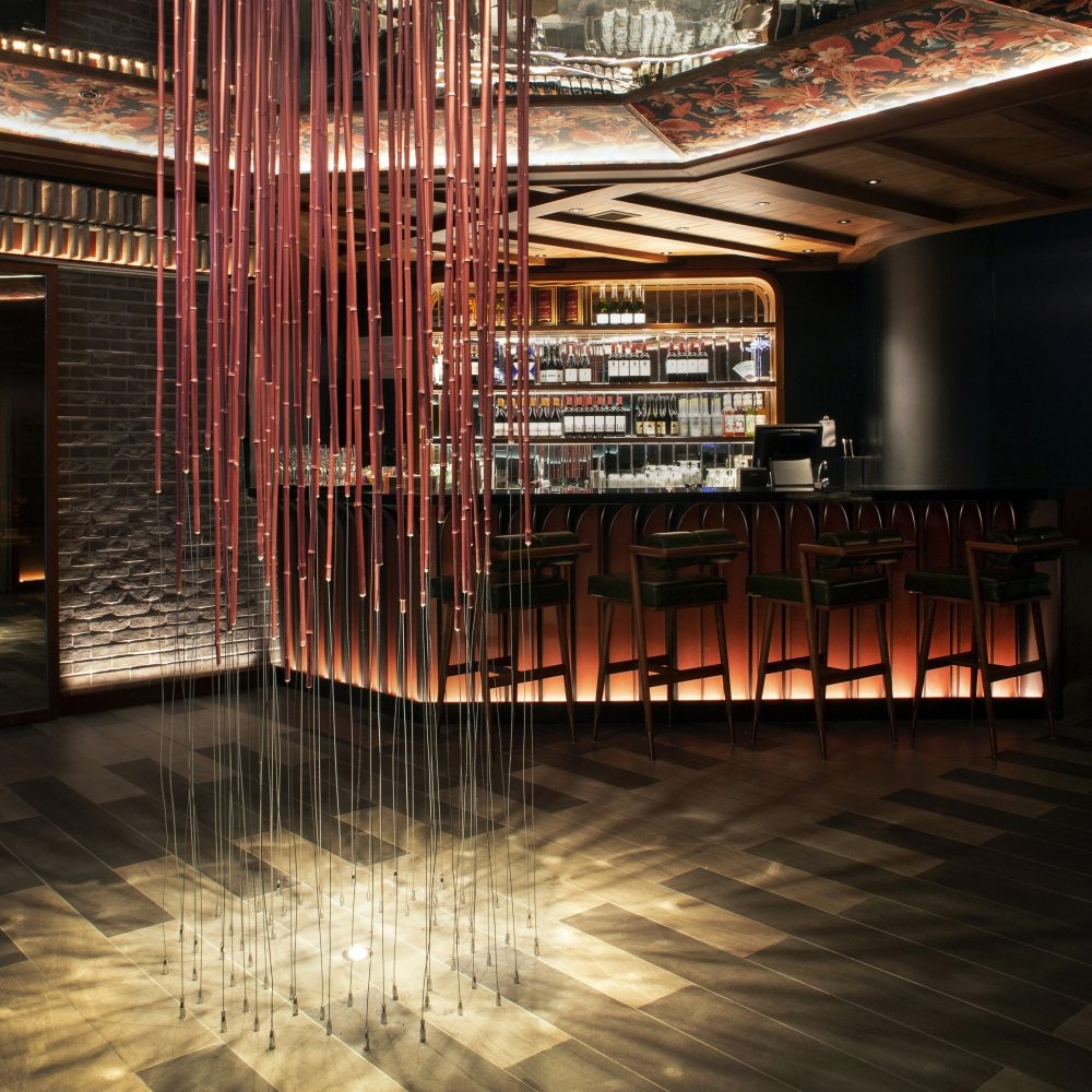 餐廳營造出超現實感覺！一啲都唔覺得置身於中菜館～ 