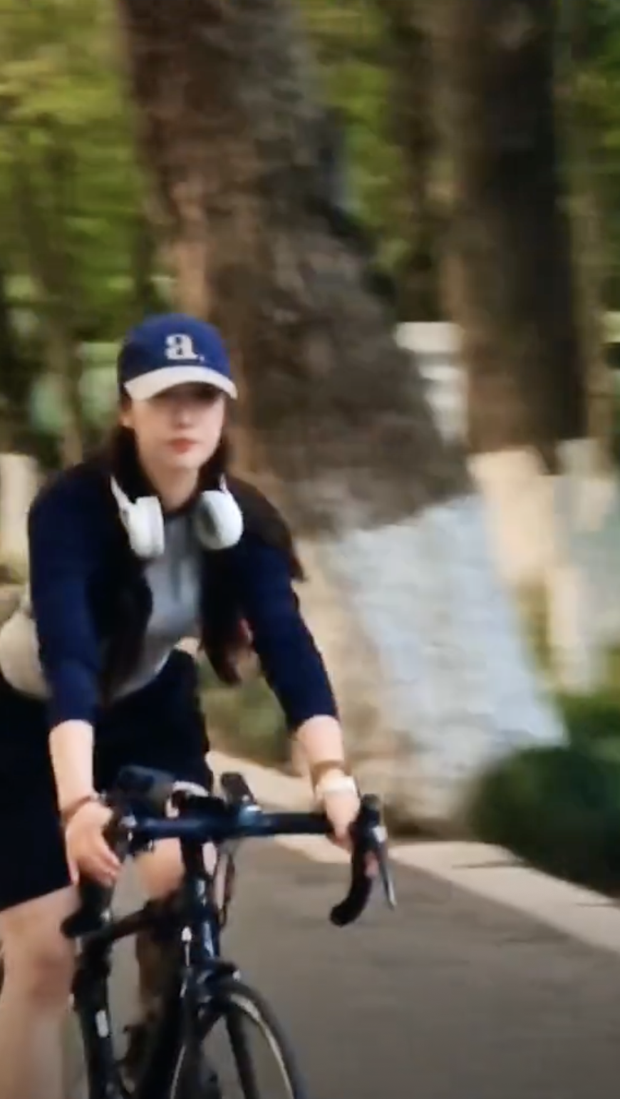 她曾分享踩單車影片