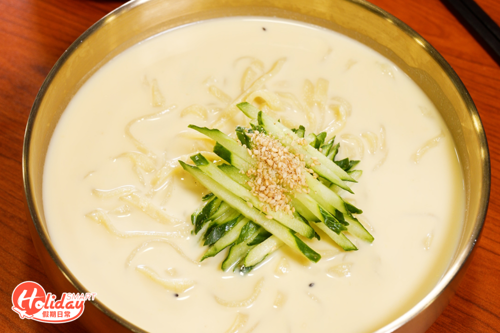 豆汁冷麵豆乳味非常濃郁。