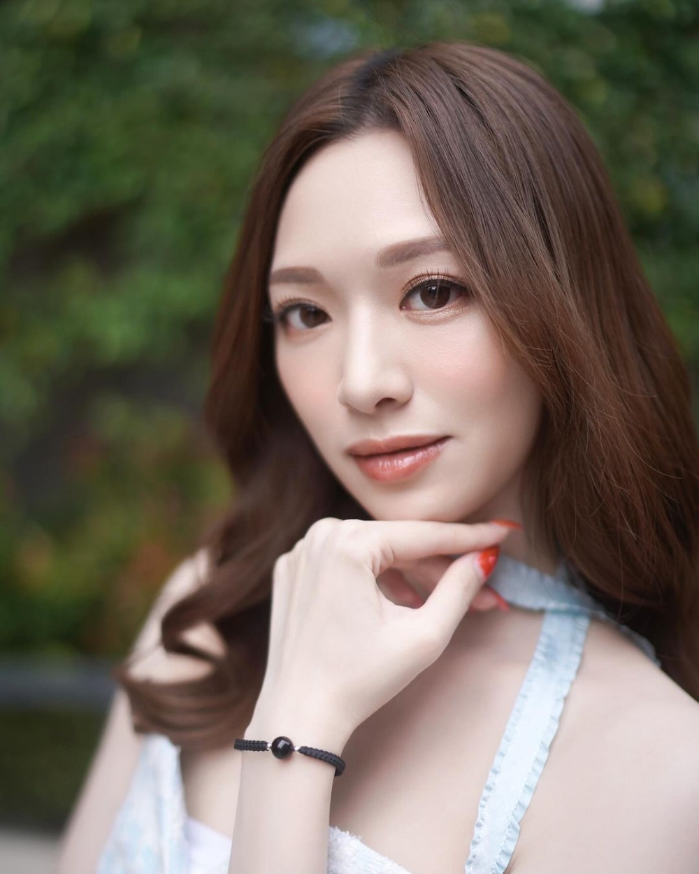 馮盈盈去年初重返母校香港大學進修食品產業管理市場營銷碩士，上月終宣布順利畢業