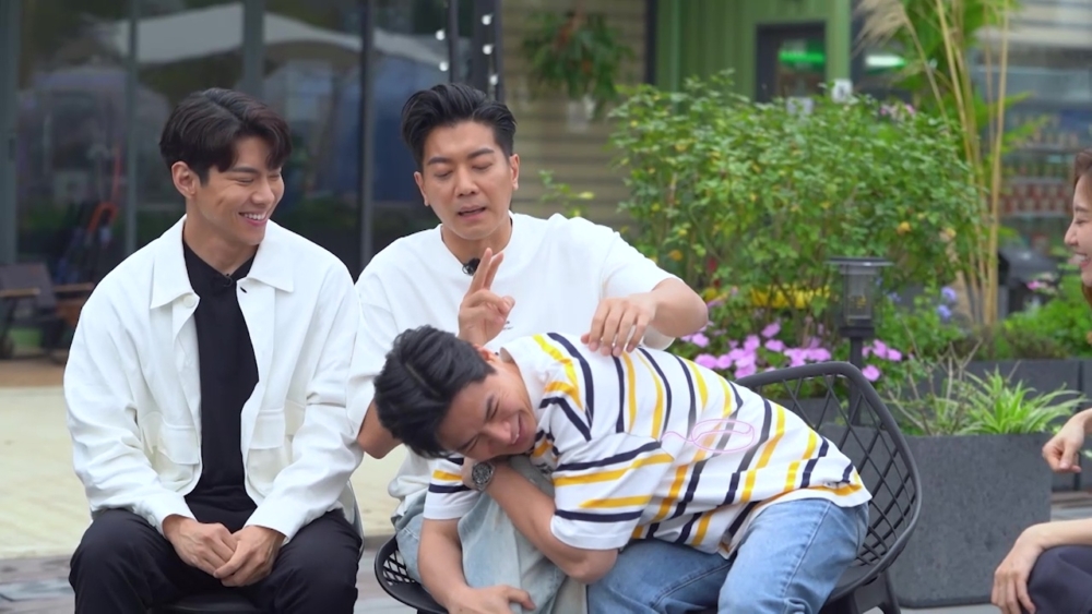 黎諾懿一來便單刀直入，著羅子溢解構姊弟戀背後因由