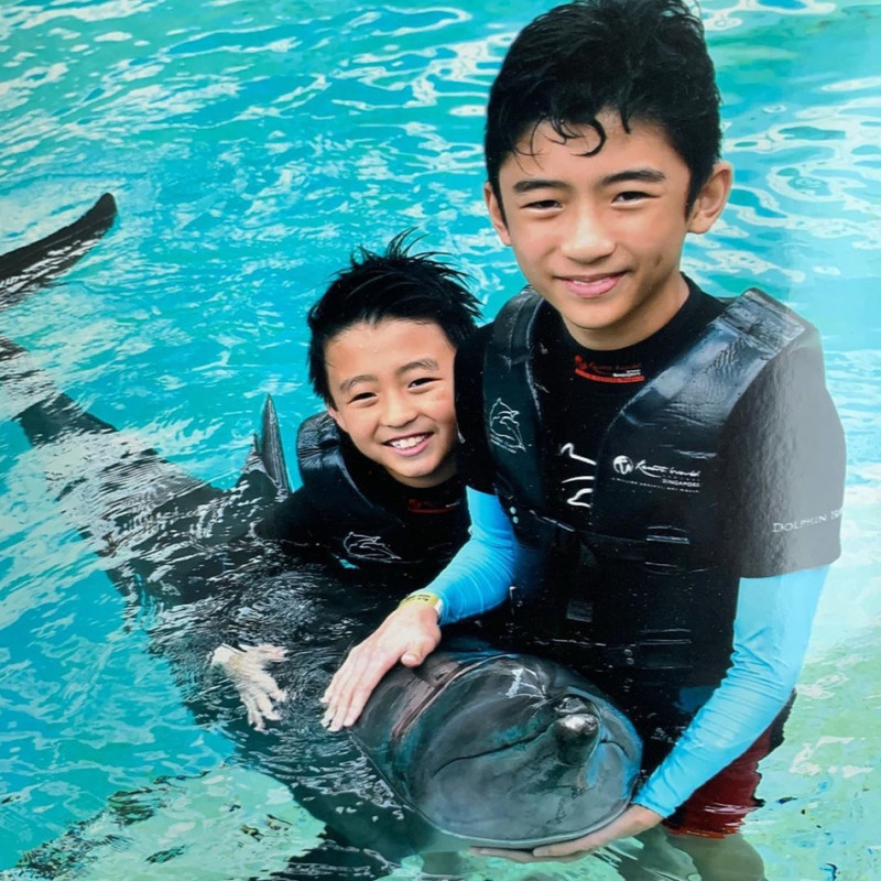 不過有網民就看穿內情，Lucas的緋聞只由一位內地博主傳出，而且缺乏照片或影片證明，這些傳言並未提供具體證據，來源也不明確，因此網民普遍對此持懷疑態度，認為傳聞並非真事。