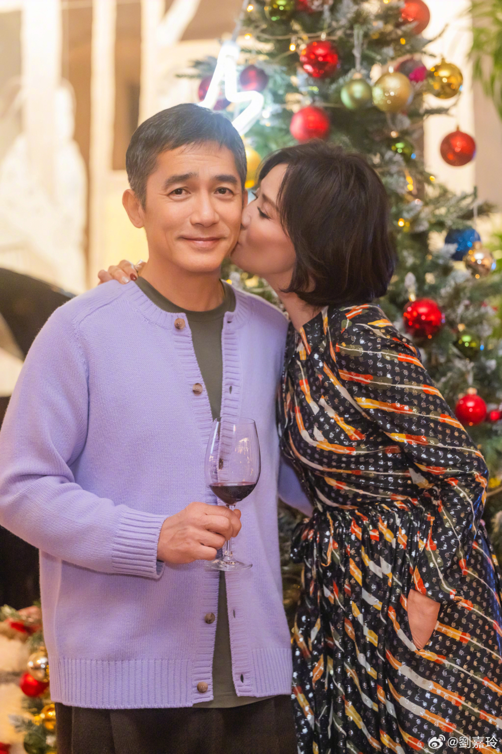 偉仔致辭時指：「多謝你呀嘛嘉玲姐！」佢隨後再打斷劉嘉玲：「你等我講埋先！我未講完！」