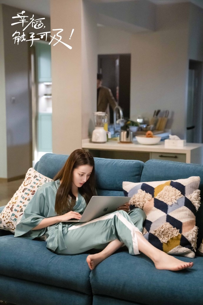 公司會提供最舒適的椅子，而試坐員只需坐在上面進行各種活動