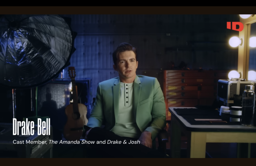 曾在Nickelodeon頻道擔任童星的Drake Bell,在紀錄片中公開了自己在兒童時期遭到演員、對話教練、導演兼製片人Brian Peck性侵的經歷~