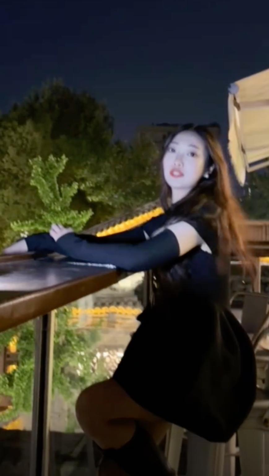 外出露營和旅行也會拍攝影片與粉絲分享。